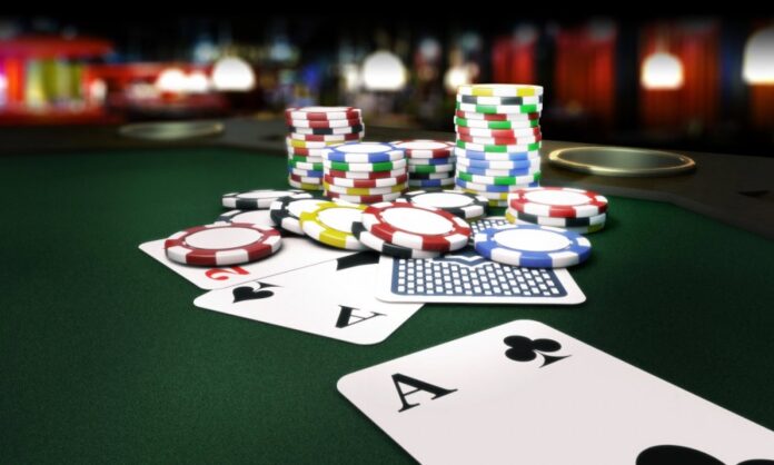 Why do online pokies themes attract specific player groups?
